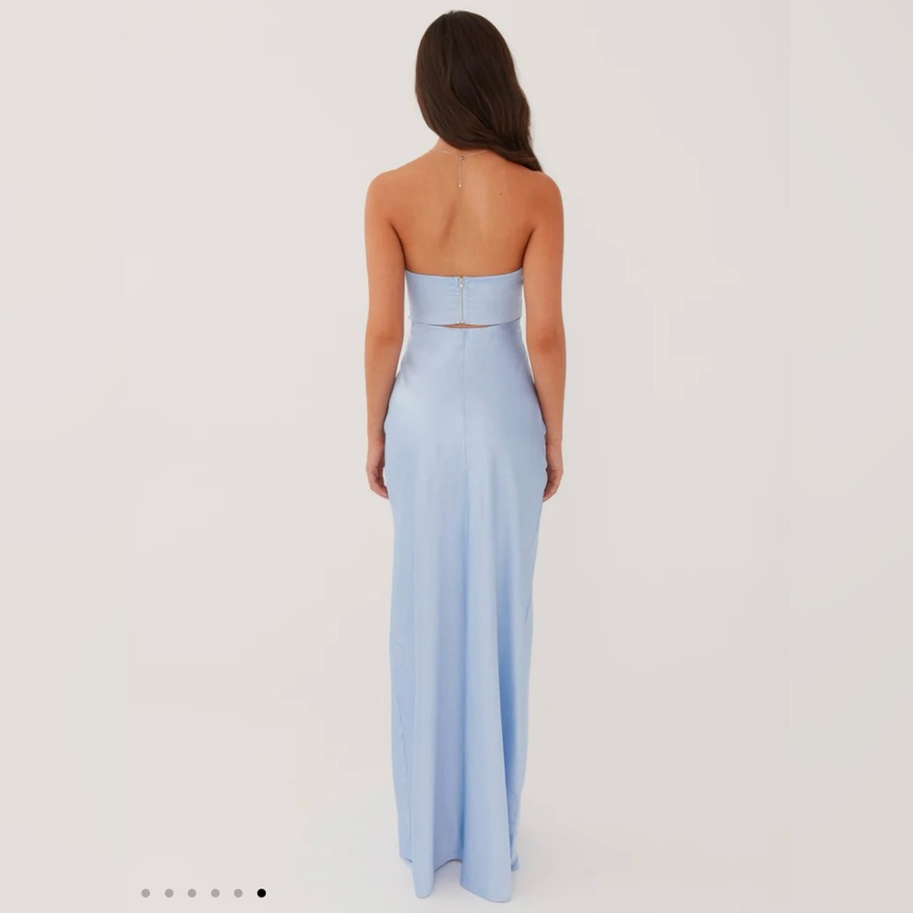 NWT Peppermayo Tianna Strapless Maxi
Sold out US 4
Ice blue - Picture 3 of 3